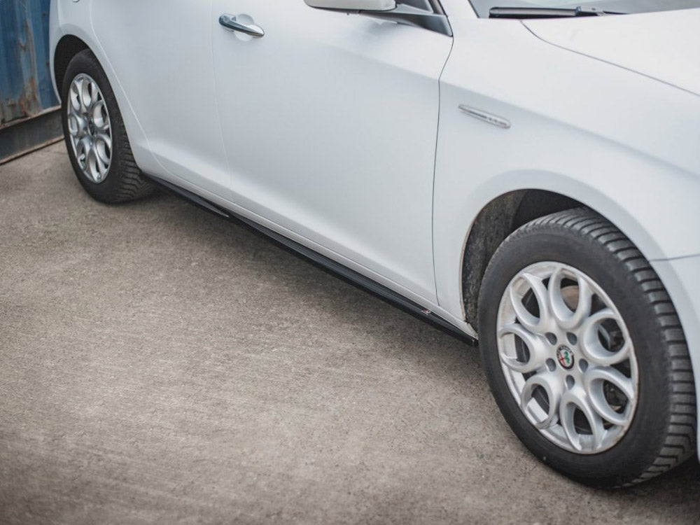 Side Skirts Diffusers V.2 compatible with Alfa Romeo Giulietta