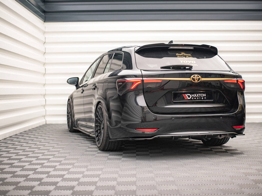 MAXTON DESIGN Central Rear Splitter (Vertical Bars) Toyota Avensis MK3.5 (2015-2018)