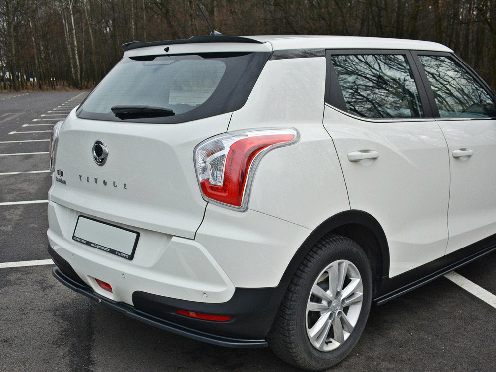 Spoiler CAP compatible with SsangYong Tivoli (2015-2019) - Carbon Look