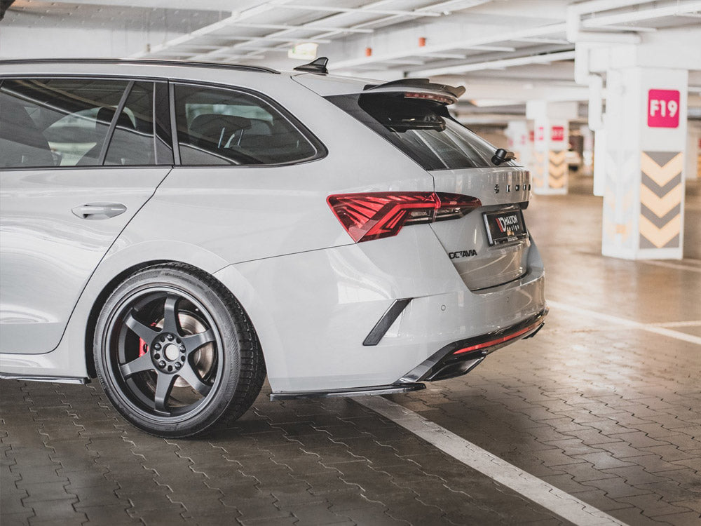 Rear Side Splitters V.1 compatible with Skoda Octavia RS Mk4
