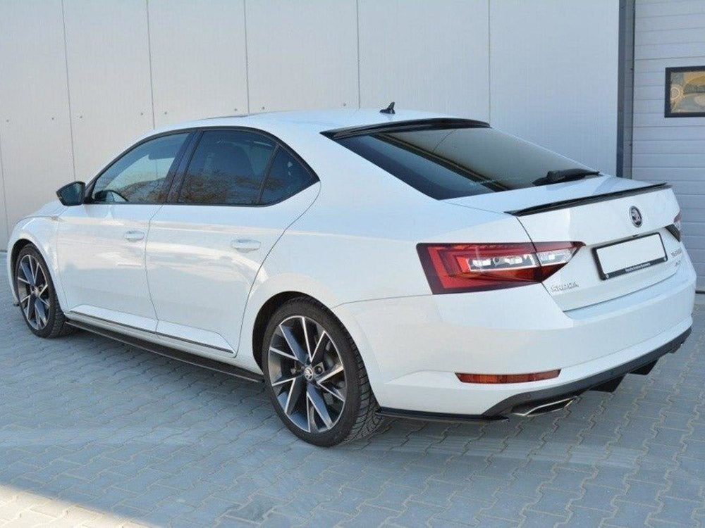 Extension OF Rear Window compatible with Skoda Superb Mk3 Liftback (2015-19) - Textured