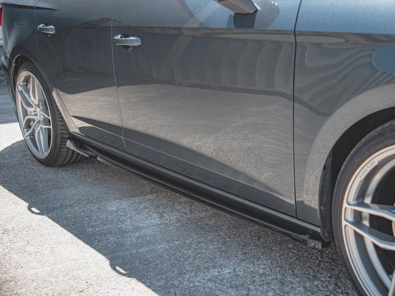 Side Skirts Diffusers V.4 Seat Leon Mk3 Cupra / FR Facelift