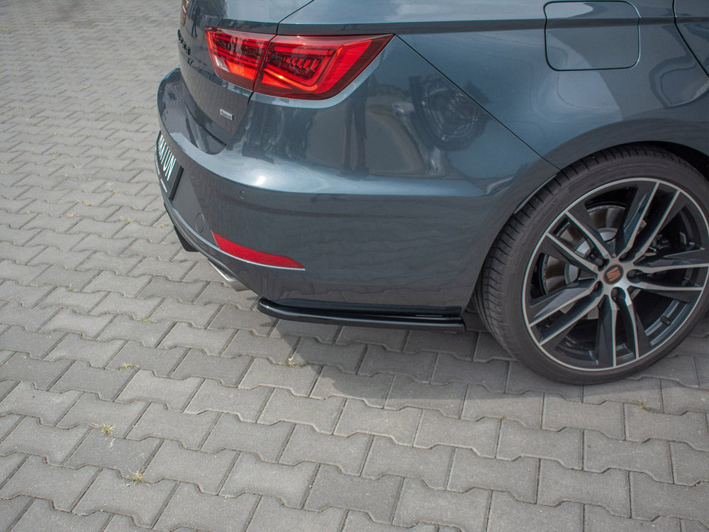 Rear Side Splitters V1 compatible with SEAT Leon Mk3.5 Cupra ST (2017-) - Carbon Look