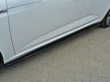 Side Skirts Diffusers compatible with Renault Megane Mk4 Hatchback (2016-UP) - Carbon Look