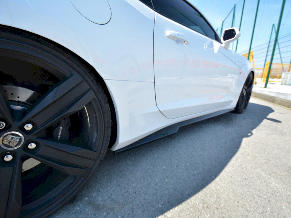 Side Skirts Splitters compatible with Chevrolet Camaro 6TH-GEN. Phase-i 2SS Coupe (2016-2018) - Carbon Look