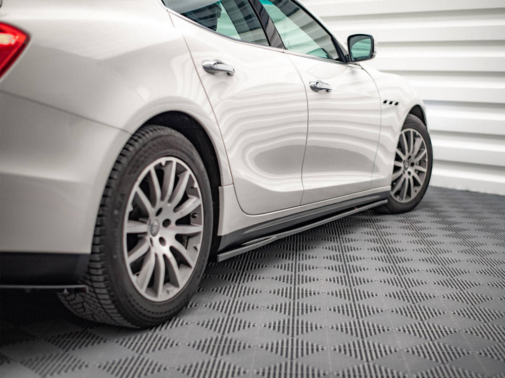 Side Skirts Diffusers compatible with Maserati Ghibli Mk3 (2013-2017)