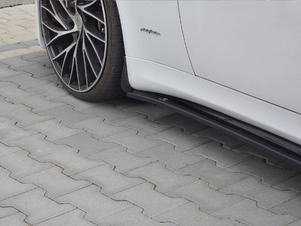 Side Skirts Diffusers compatible with Maserati Quattroporte Mk5 Facelift (2009-2012) - Carbon Look