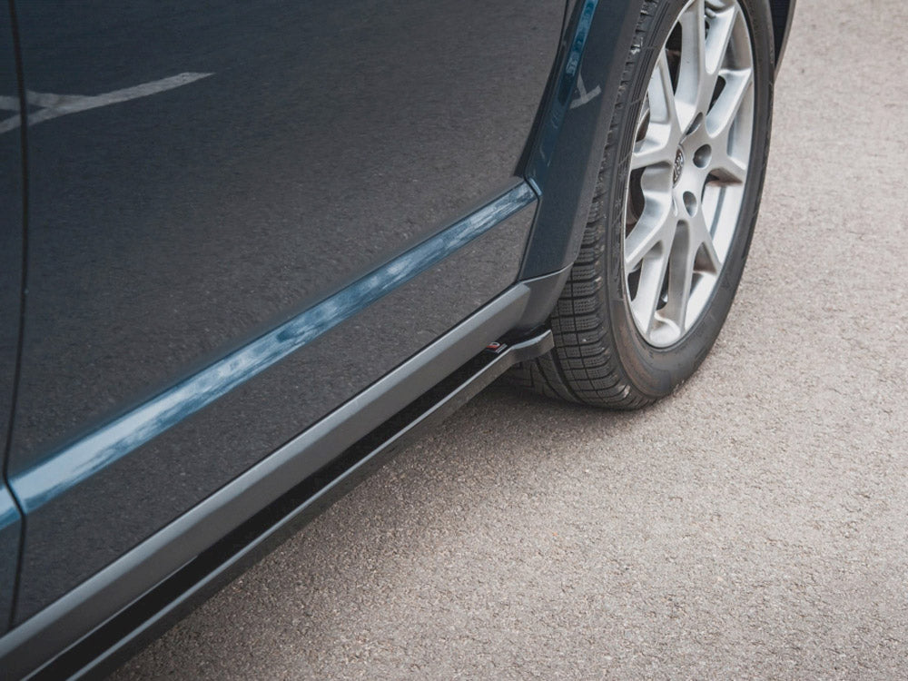 Side Skirts Diffusers compatible with Fiat Freemont (2011-2015)