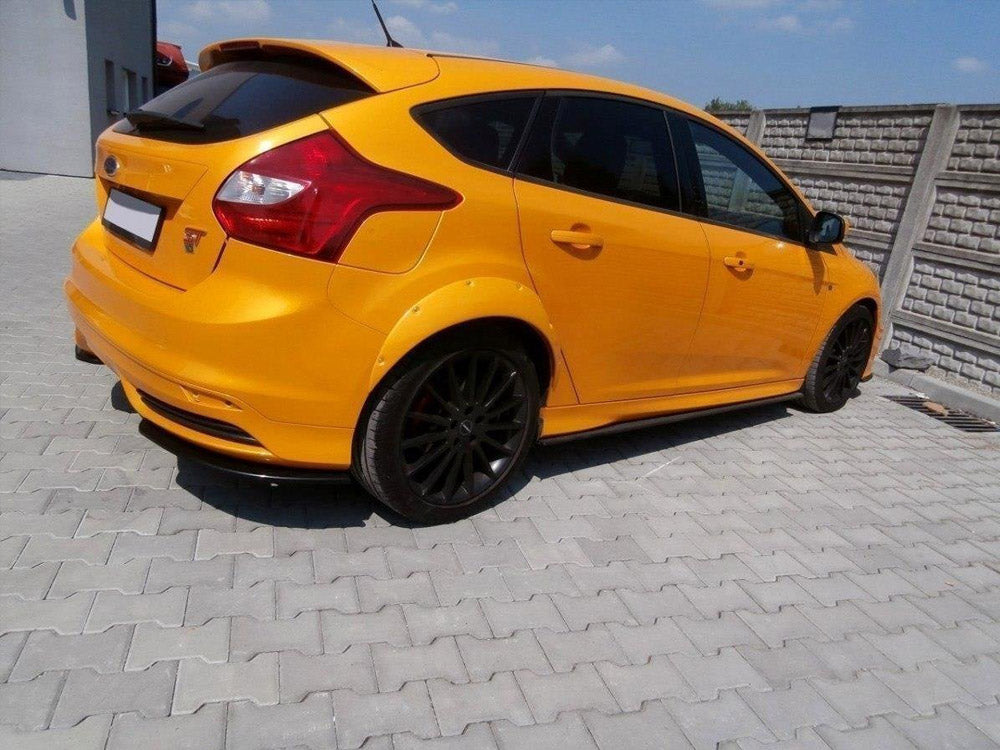 Fenders Extension compatible with Ford Focus ST Mk3 (2012-2014)