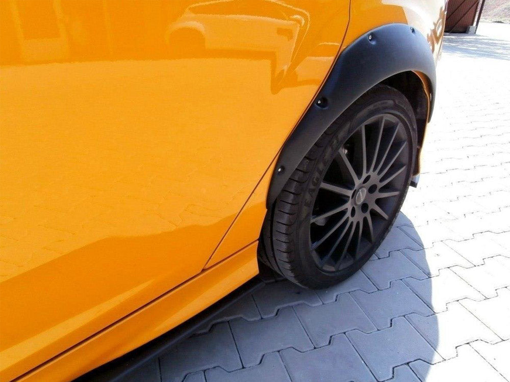 Fenders Extension compatible with Ford Focus ST Mk3 (2012-2014)