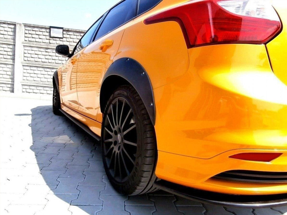 Fenders Extension compatible with Ford Focus ST Mk3 (2012-2014)