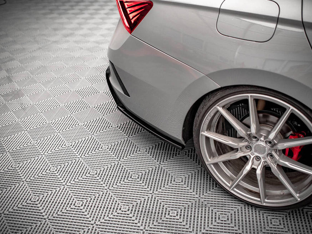 Rear Side Splitters V.3 compatible with Skoda Octavia RS Mk4