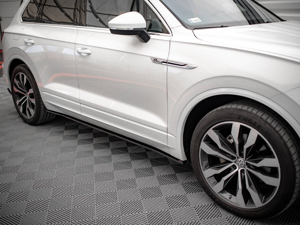 Side Skirts Diffusers compatible with Volkswagen Touareg R-Line Mk3