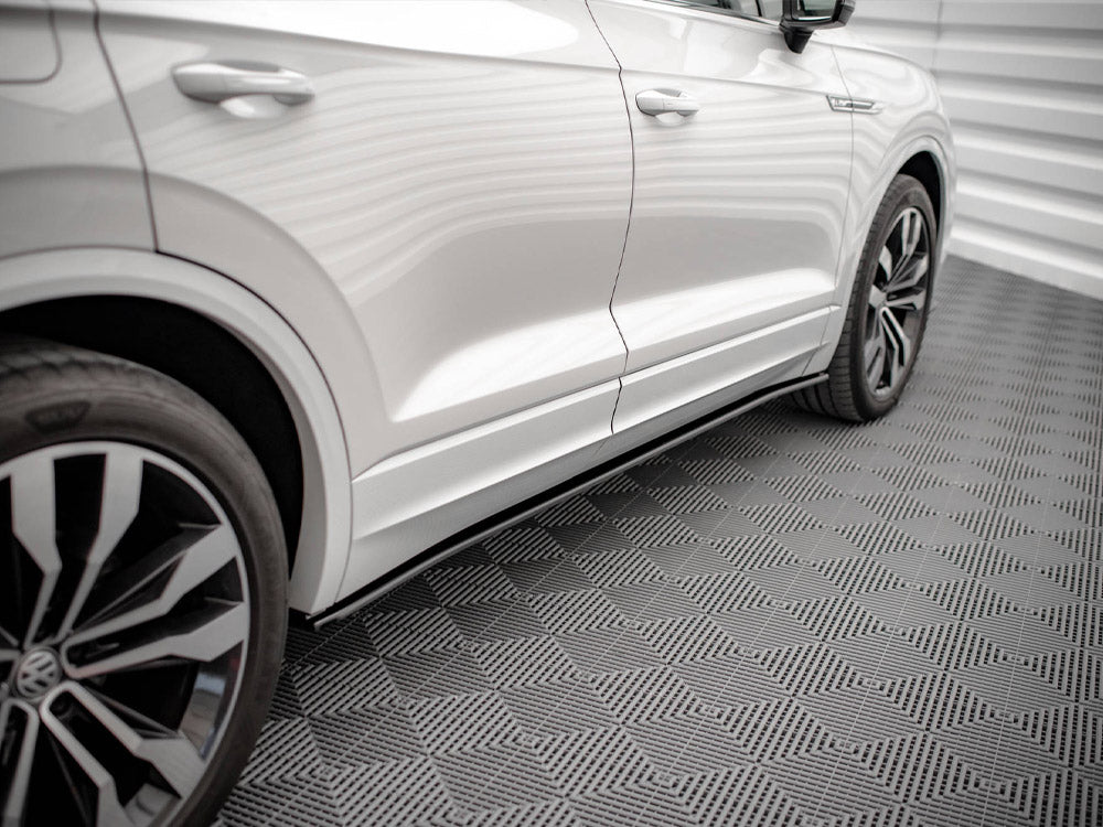 Side Skirts Diffusers compatible with Volkswagen Touareg R-Line Mk3