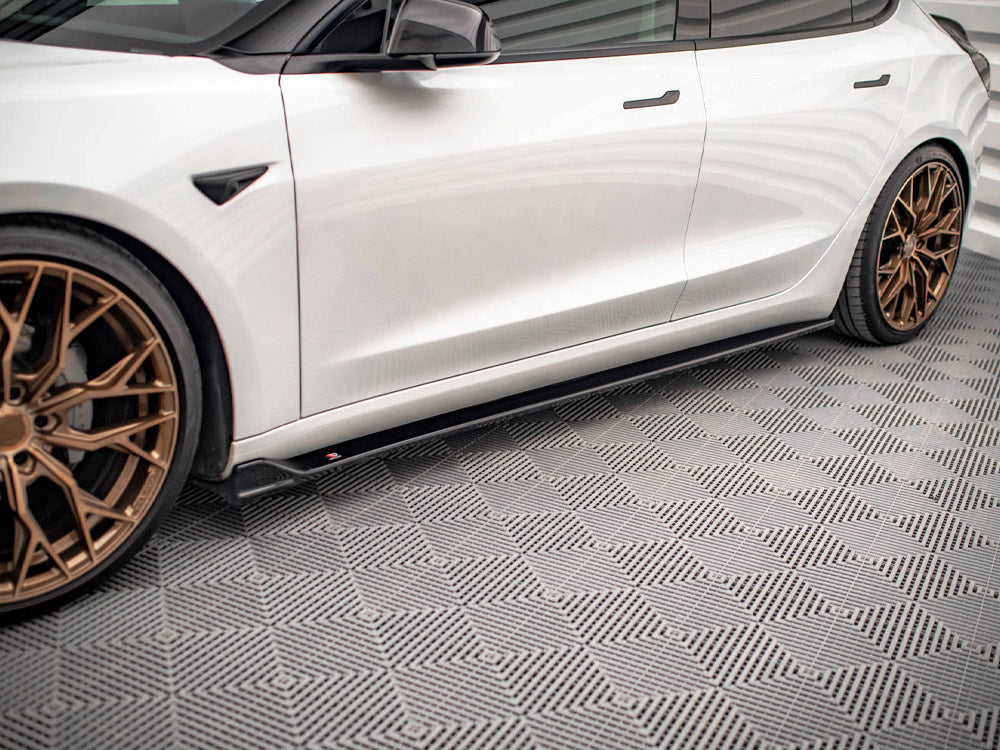 Side Skirts Diffusers V.2 Tesla Model 3 (2017-)