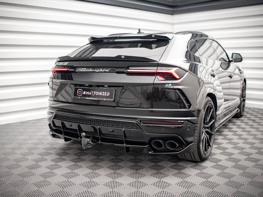 MAXTON DESIGN Central Rear Splitter (Vertical Bars) Lamborghini URUS MK1