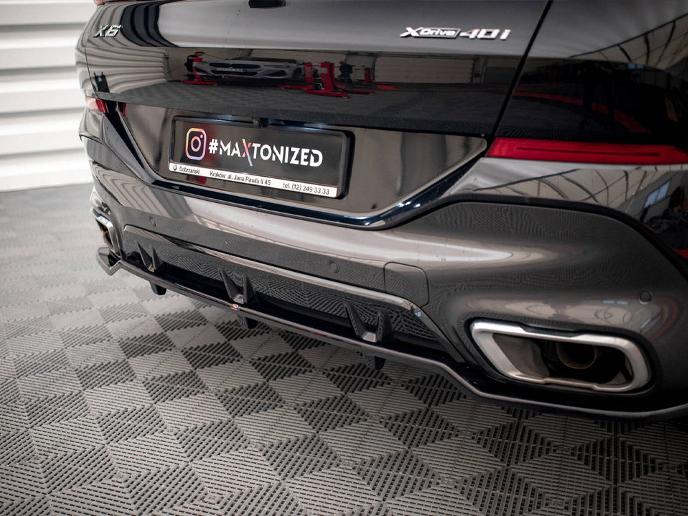 MAXTON DESIGN Central Rear Splitter (Vertical Bars) V.2 BMW X6 M-Pack G06