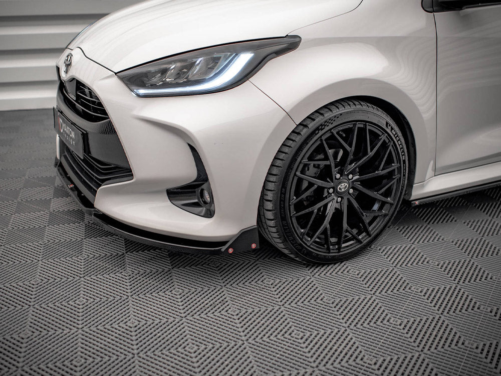 Front Splitter V.1 + Flaps compatible with Toyota Yaris Mk4