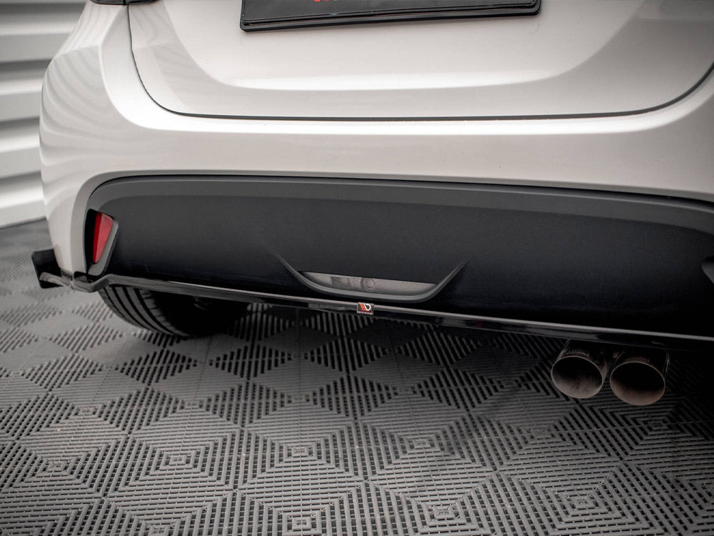 Rear Splitter V.1 + Flaps compatible with Toyota Yaris Mk4
