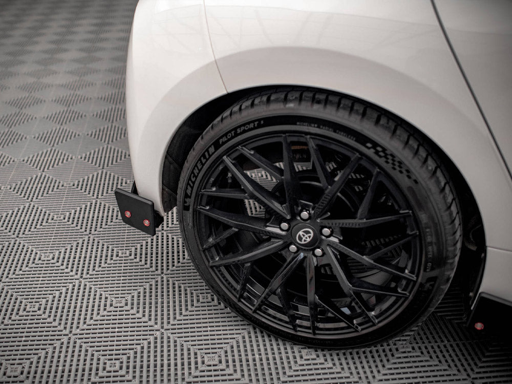 Rear Splitter V.1 + Flaps compatible with Toyota Yaris Mk4