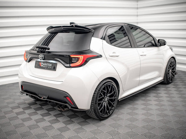 MAXTON DESIGN Central Rear Splitter V.2 (Vertical Bars) Toyota Yaris Mk4