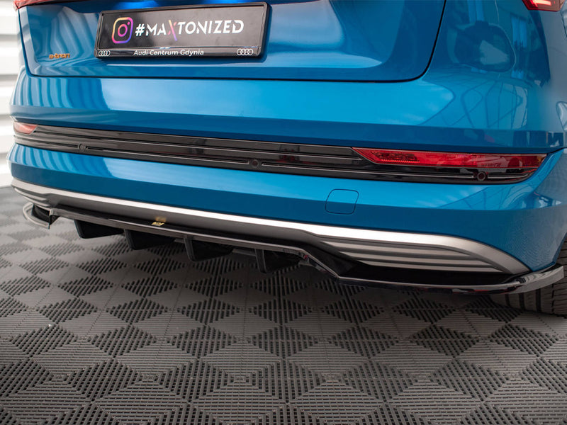 MAXTON DESIGN Central Rear Splitter (Vertical Bars) Audi e-Tron
