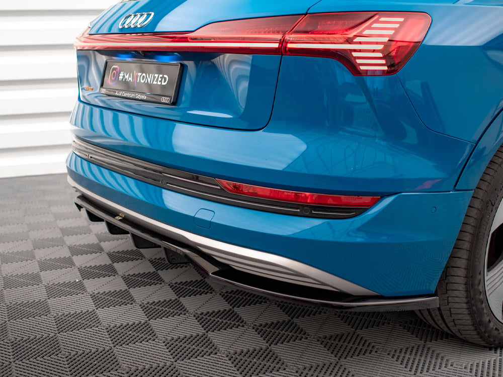 MAXTON DESIGN Central Rear Splitter (Vertical Bars) Audi e-Tron