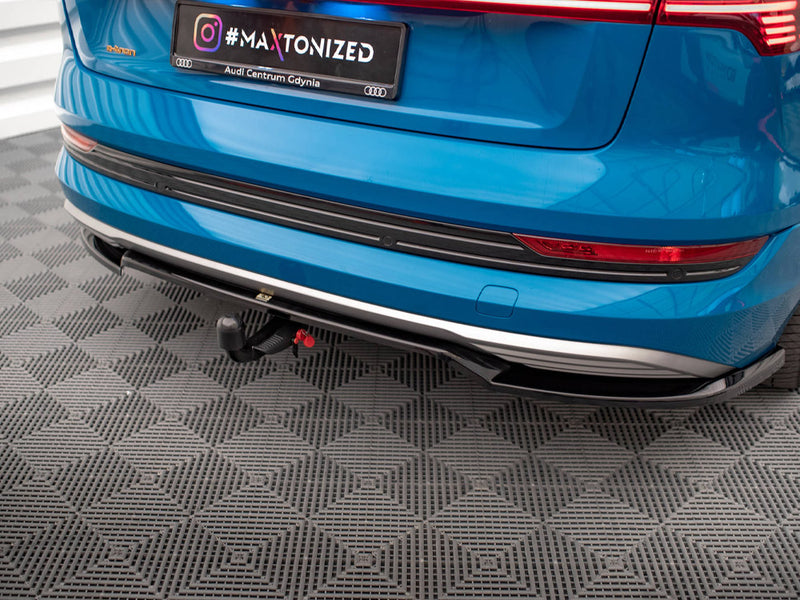 MAXTON DESIGN Central Rear Splitter (Vertical Bars) Audi e-Tron
