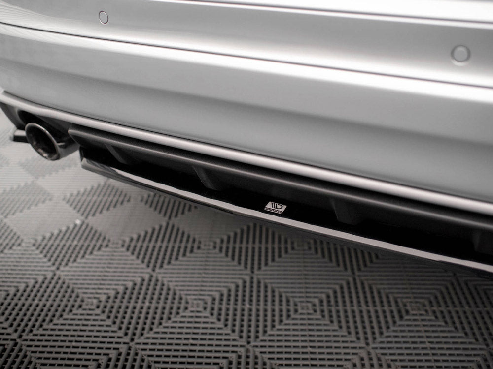 MAXTON DESIGN Central Rear Splitter Volvo XC60 R-Design Mk1 Facelift