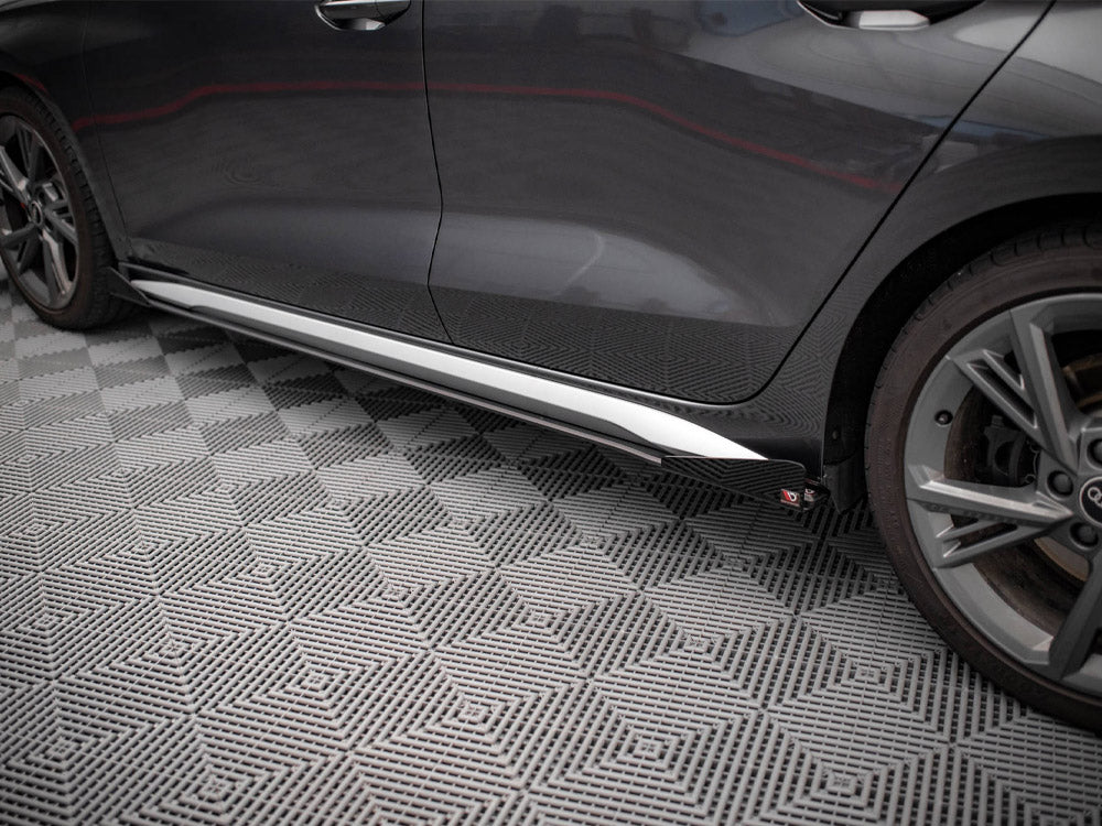 Side Flaps compatible with Audi S3 / A3 S Line 8Y / 8Y Facelift