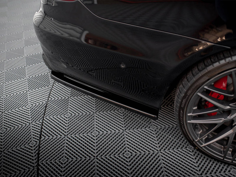 MAXTON DESIGN Central Rear Splitter (Vertical Bars) Mercedes E63 AMG Sedan W212 Facelift