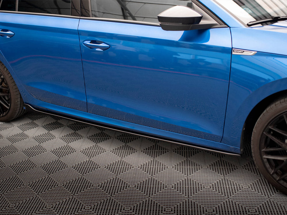 Side Skirts Diffusers V.1 compatible with Skoda Octavia Mk4 - Carbon Look