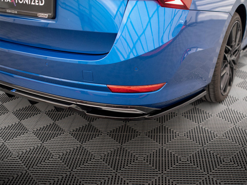 MAXTON DESIGN Central Rear Splitter (Vertical Bars) Skoda Octavia Sportline Mk4