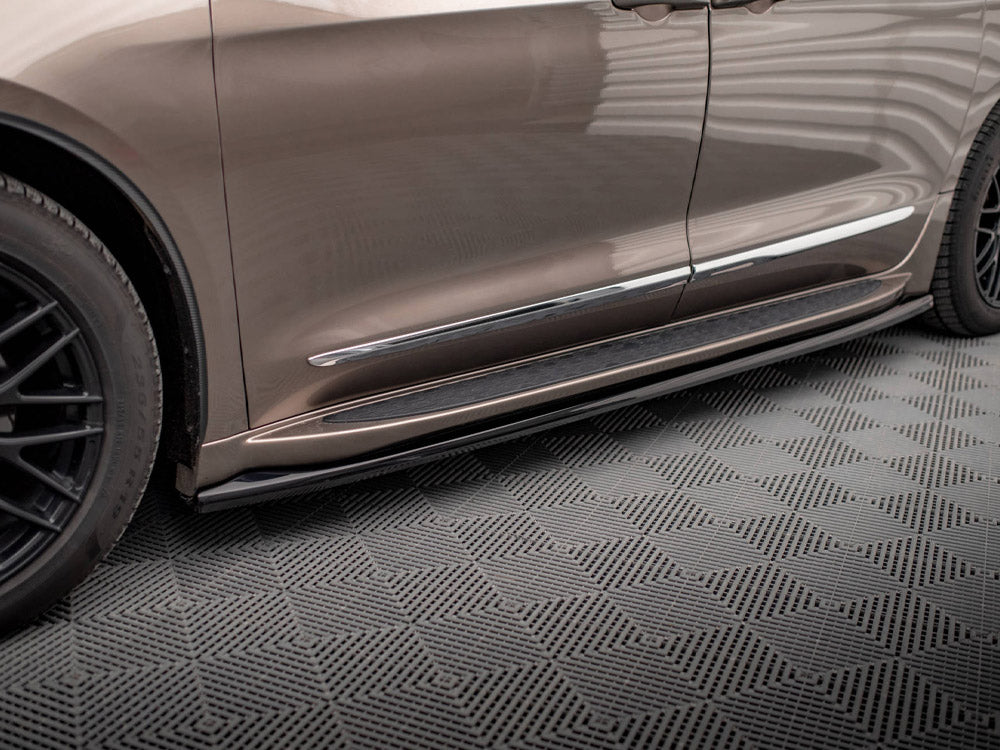 Side Skirts Diffusers V.1 compatible with Chrysler Pacifica Mk2