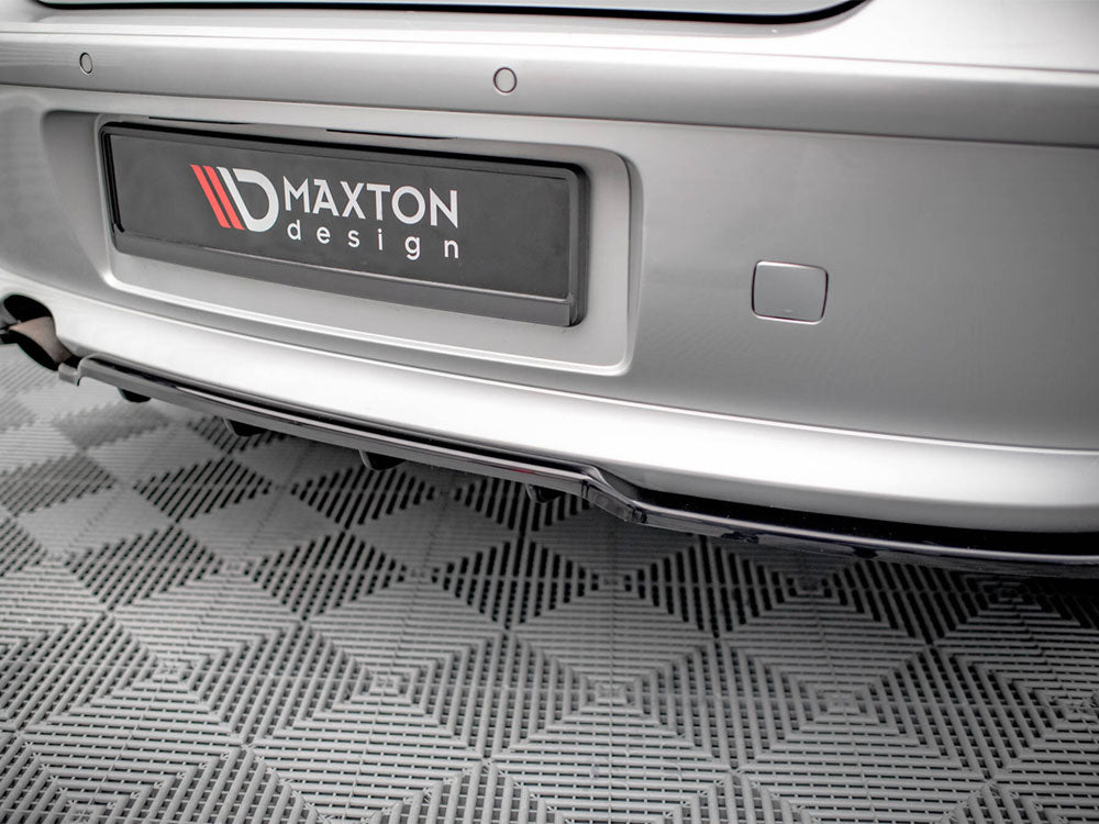 Central Rear Splitter (Vertical Bars) compatible with BMW 1 E81 Facelift