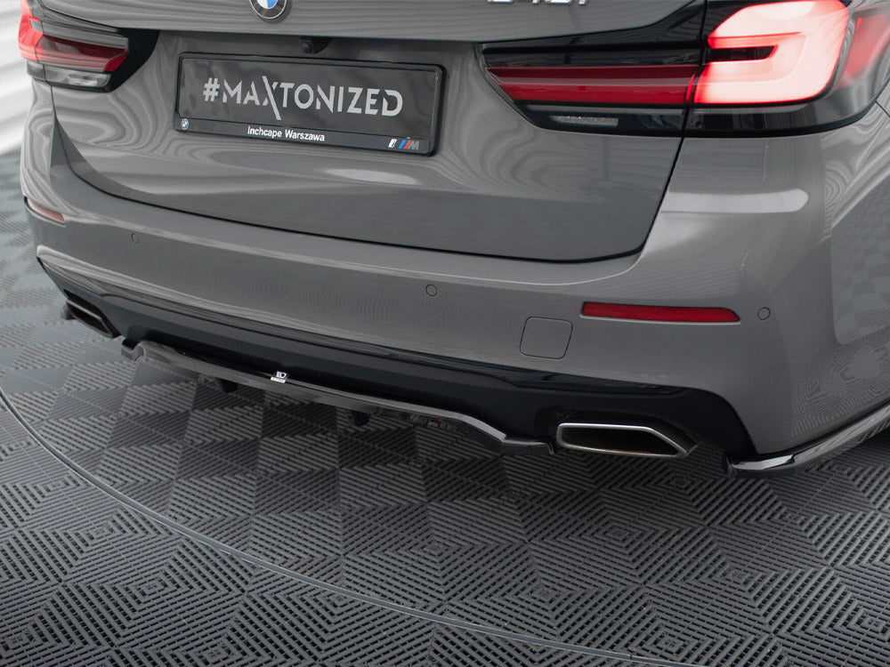 Central Rear Splitter (Vertical Bars) compatible with BMW 5 G30 / G31 Facelift