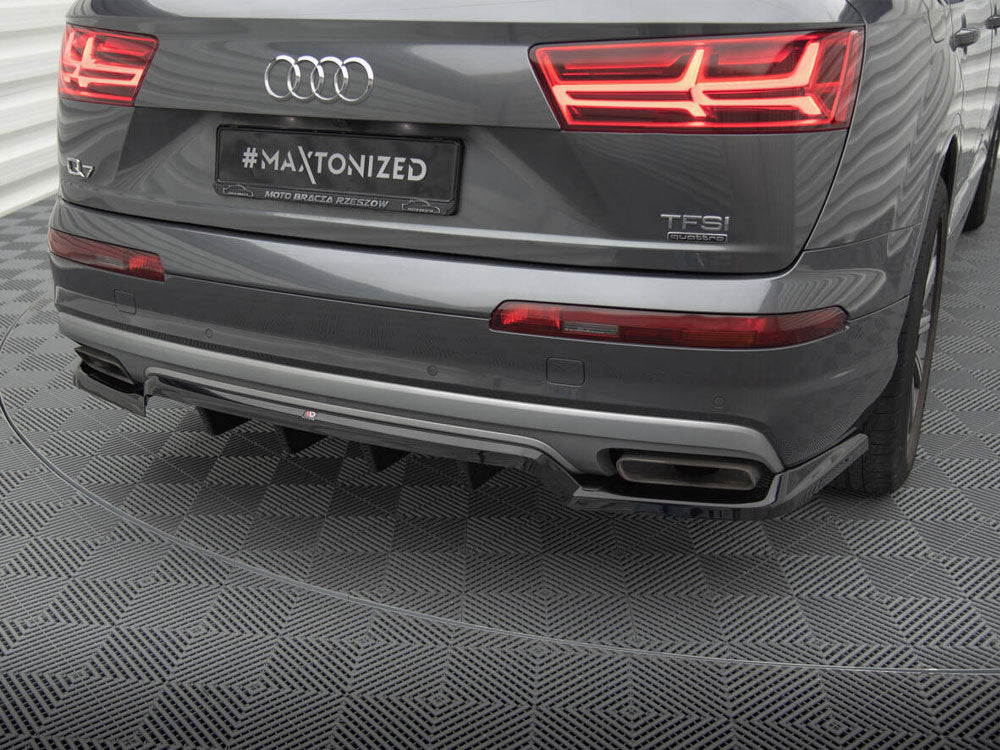 Central Rear Splitter (Vertical Bars) compatible with Audi Q7 Mk2