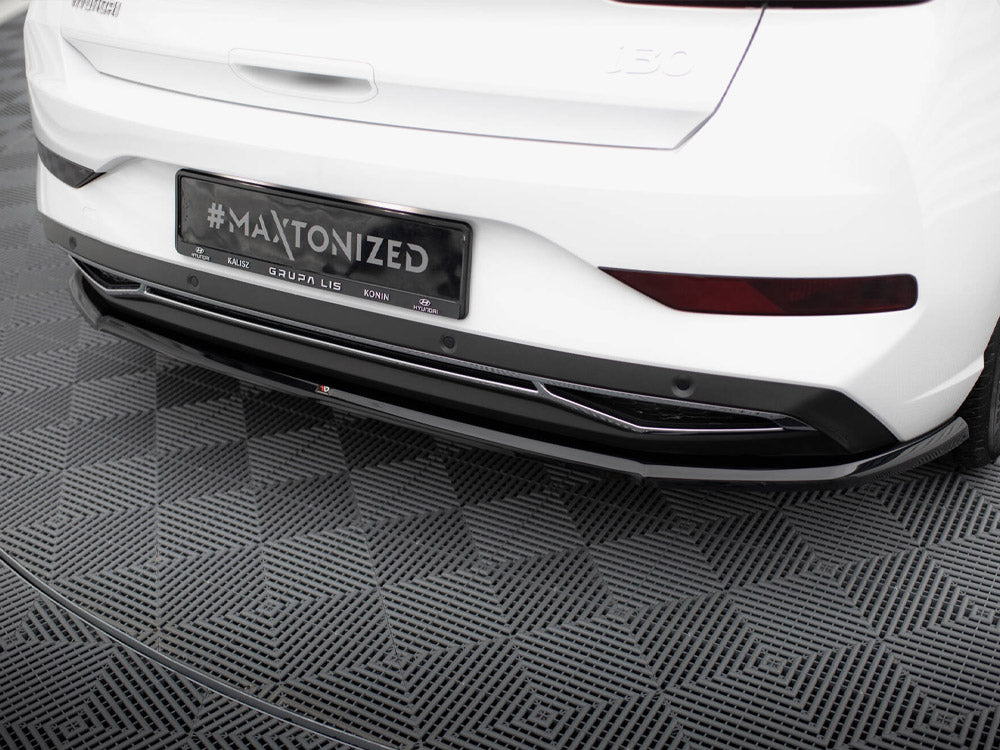 Central Rear Splitter compatible with Hyundai i30 Mk3 Facelift