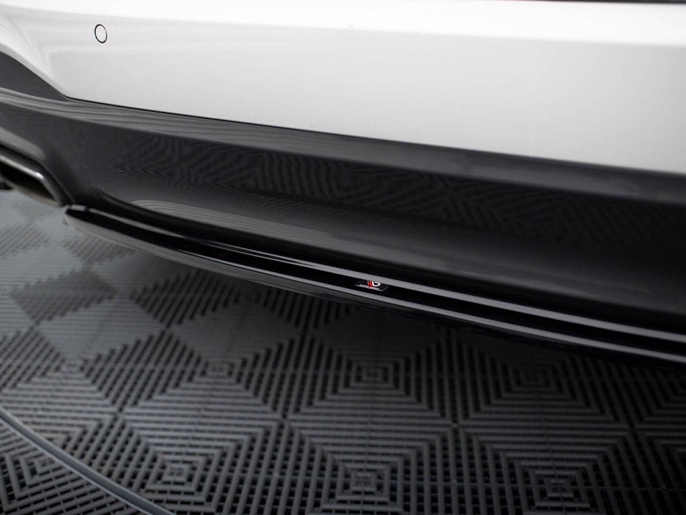 Central Rear Splitter compatible with BMW 5 G30 / G31 M Sport