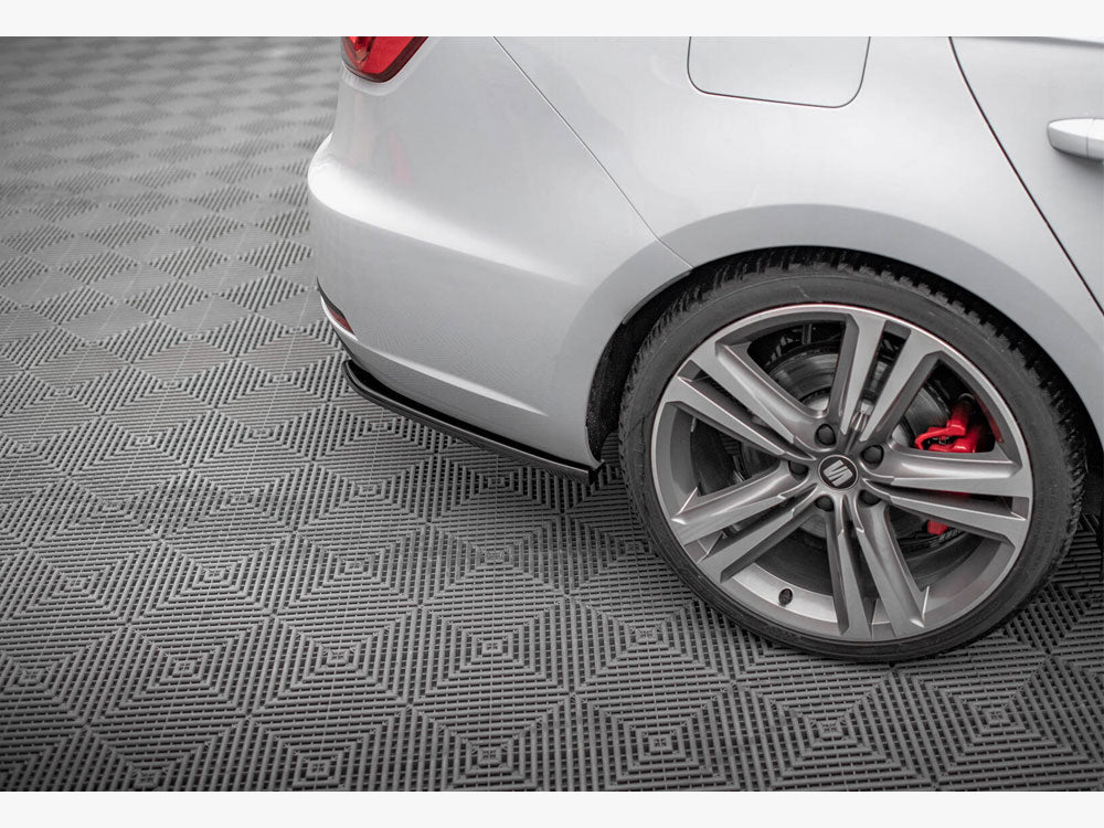 Rear Side Splitters V.1 compatible with SEAT Leon Cupra Sportstourer Mk3