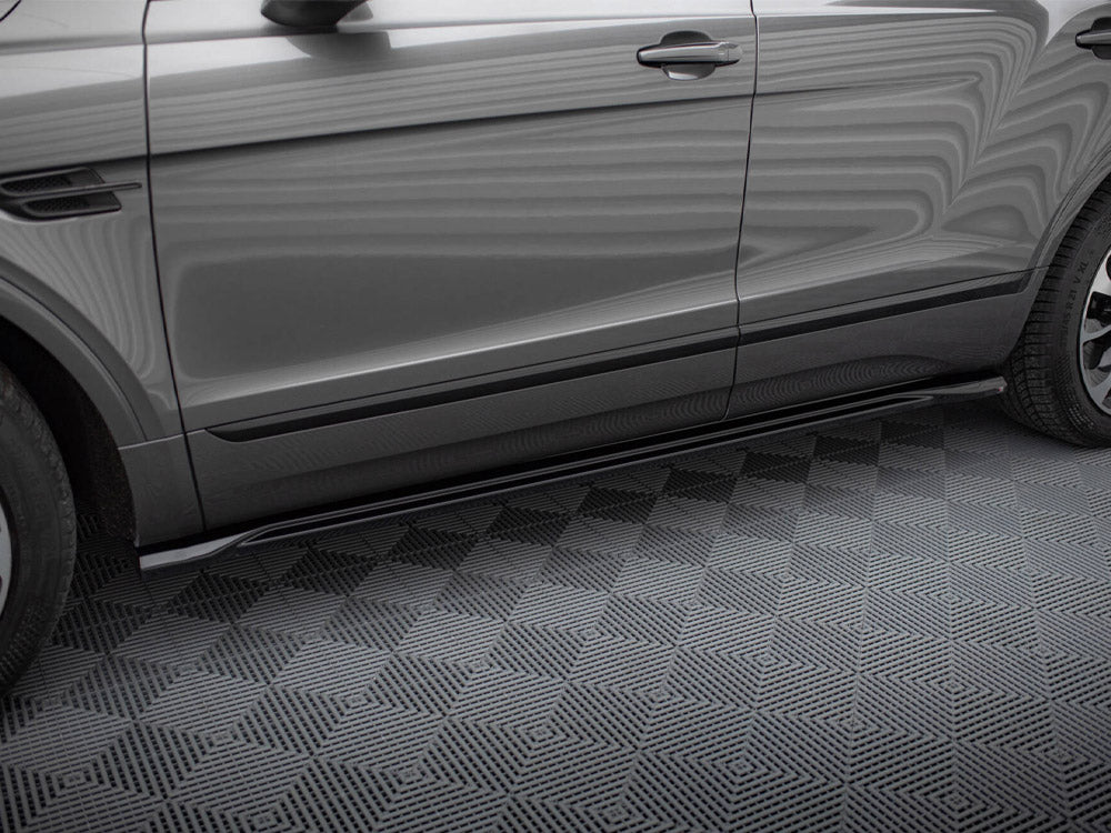 Side Skirts Diffusers compatible with Bentley Bentayga Mk1