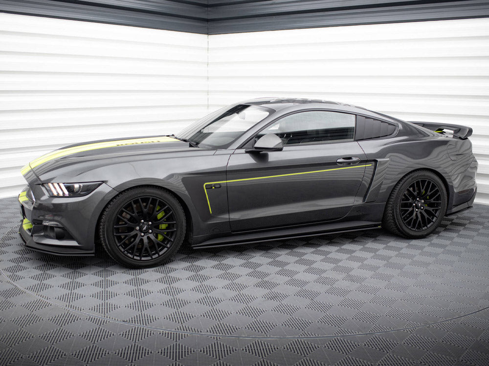 Street PRO Side Skirts Diffusers compatible with Ford Mustang GT Mk6