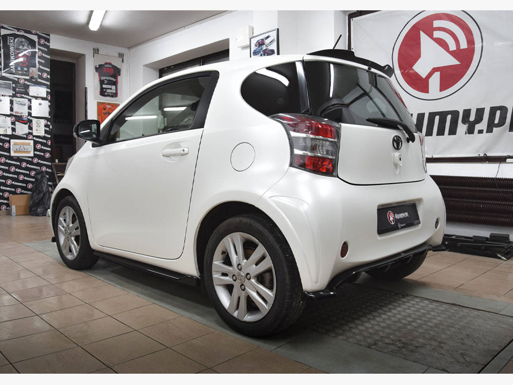 Spoiler CAP compatible with Toyota iQ
