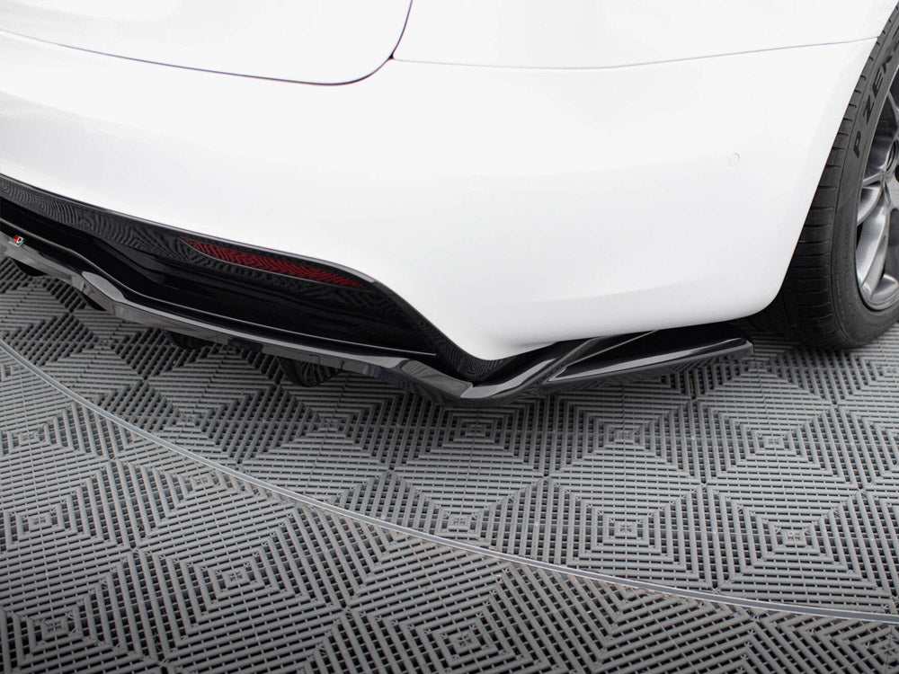Rear Splitter (Vertical Bars) V.2 compatible with Tesla Model S Plaid Mk1 Facelift