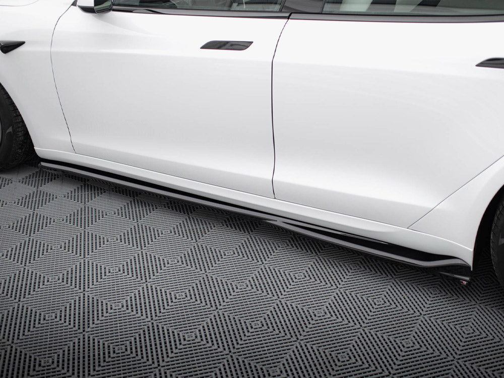 Side Skirts Diffusers V.1 compatible with Tesla Model S Plaid Mk1 Facelift