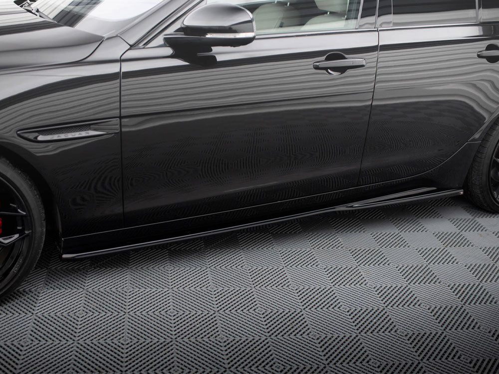 Side Skirts Diffusers compatible with Jaguar XE X760 Facelift