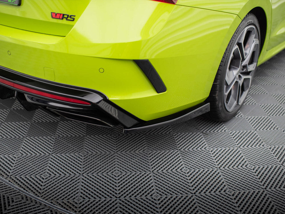 Rear Side Splitters V.4 compatible with Skoda Octavia RS Mk4