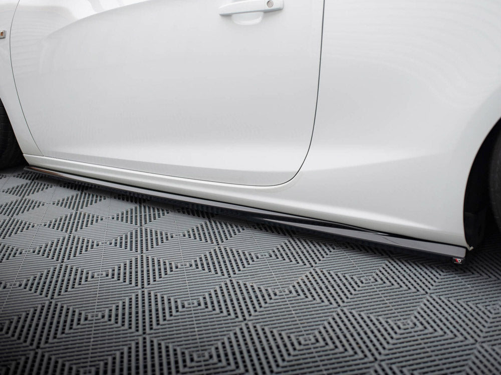 Side Skirts Diffusers compatible with Opel Cascada