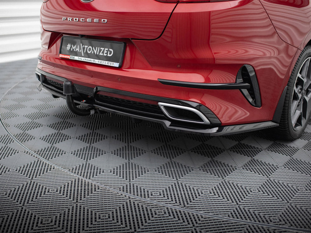 Central Rear Splitter (Vertical Bars) compatible with Kia ProCeed GT-Line Mk1