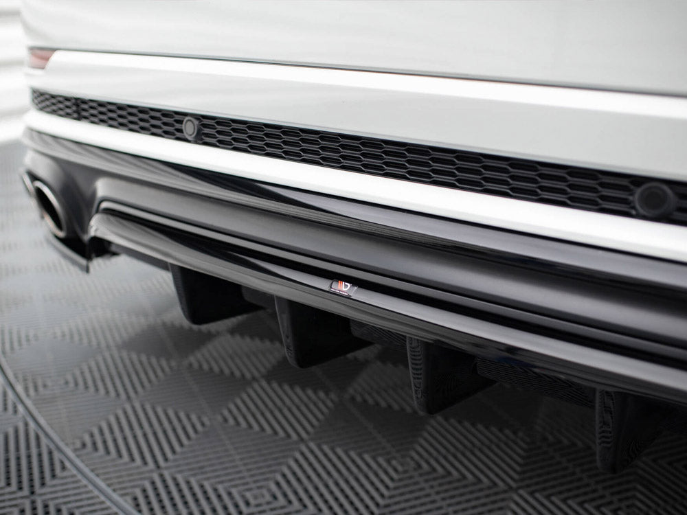 Central Rear Splitter (Vertical Bars) V.2 compatible with Audi SQ8 Mk1
